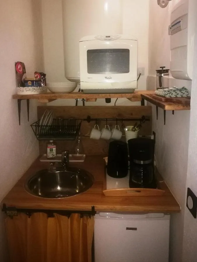 Comme un petit gîte au coeur du vieux village Eyragues Appartement