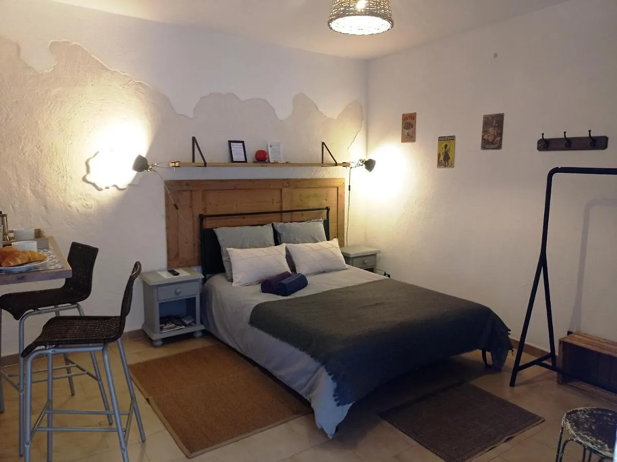 Comme un petit gîte au coeur du vieux village Eyragues